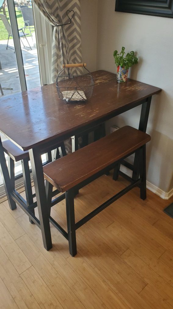 Kitchen table set with bench and 2 stools