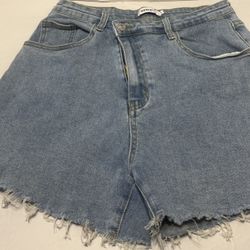 Blue Denim Shorts Size Large High Waist Raw Hem casual Jean shorts In
