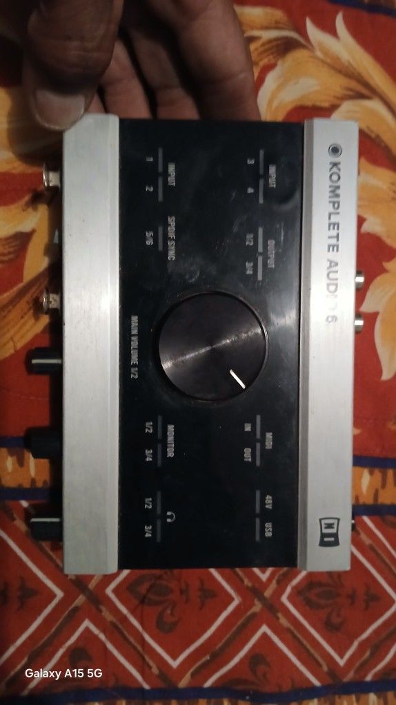 Native Instruments Komplete Audio 6