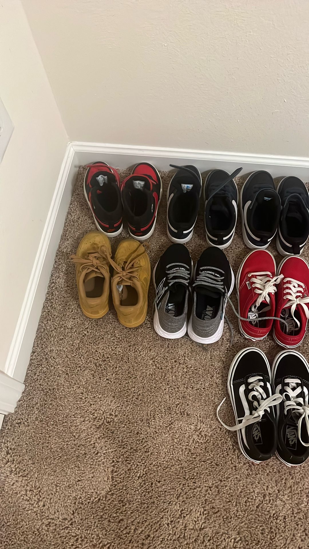 Kids sneakers