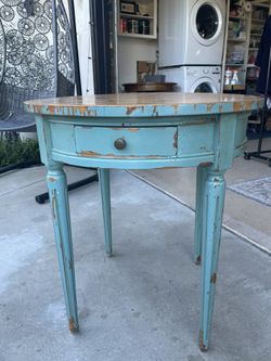 CUTE ANTIQUE PAINTED TABLE!