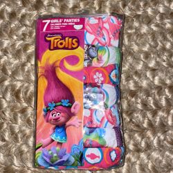 NIP new Trolls Girls Bikini Underwear Panties Total Of 7 Pair Size 4