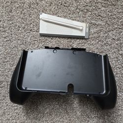 Nintendo 3DS Comfort Grip Controller + Stylus - Hand Grip Case