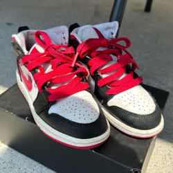 Kids Jordan 1s  Nike