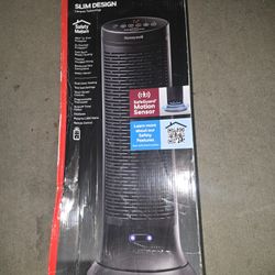 HL78224  Slim Digital Ceramic Tower Portable Oscillating Heater 1500W Black