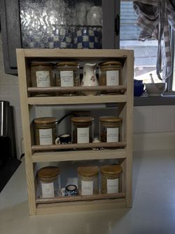 spice rack / shelf 