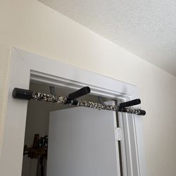 Pull Up Bar