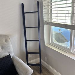 Dark Navy Blue Ladder 