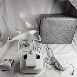 WORKING DJI PHANTOM 4 DRONE with 4K 1080HD CAMERA CHARGER BLADES,AND CASE READ 