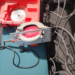 Milwaukee Circular Saw 