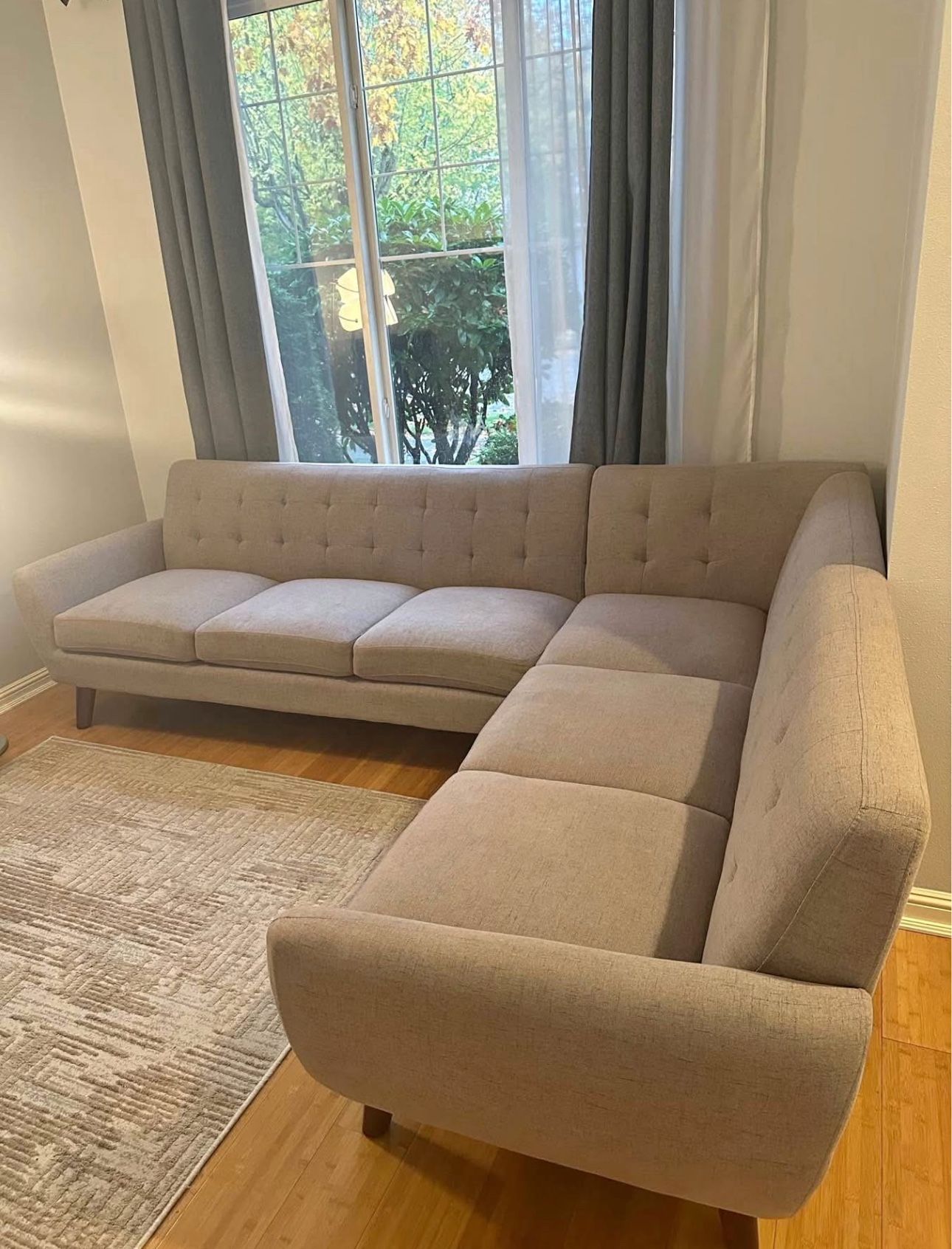 ✨ Stylish Gray Mid-Century Sectional (Free Delivery!) ✨
