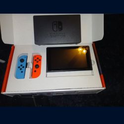 Nintendo Switch In Excellent Condition (Make An Offer)