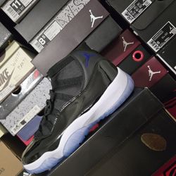 Sneakers 👟 Size8 And 8.5