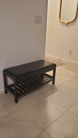 Bench shoe rack