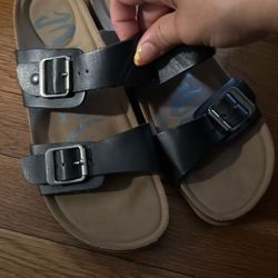 Women’s Sandal Size 7 Like New 