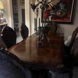 Dinning Table 