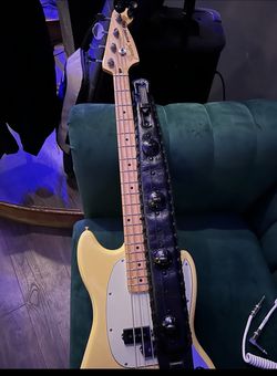 Fender Mustang short scale bass