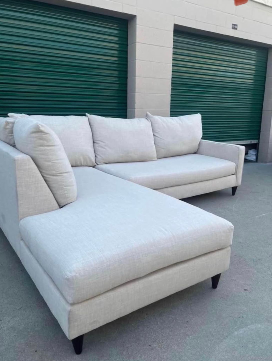 Beige Sectional Couch 🛻Delivery Available🛻