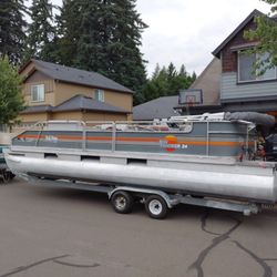 24' Party Barge - Recently Refurbished