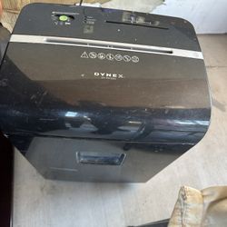 DYNEX PAPER SHREDDER USED