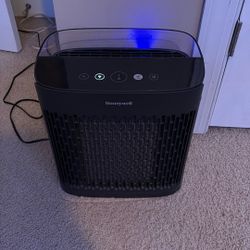 Honeywell Air Purifier, HPA5100B, 900 sq ft, HEPA Filter, Allergen+ Plus, Smoke, Pollen, Dust Reducer