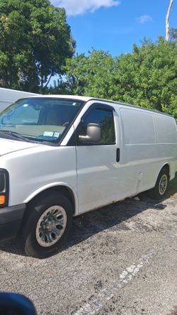 Chevy Express Cargo Van (White)