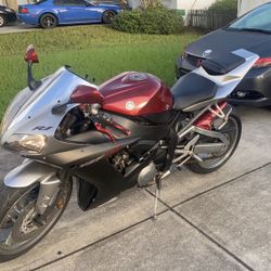 Yamaha YZR 1000 
