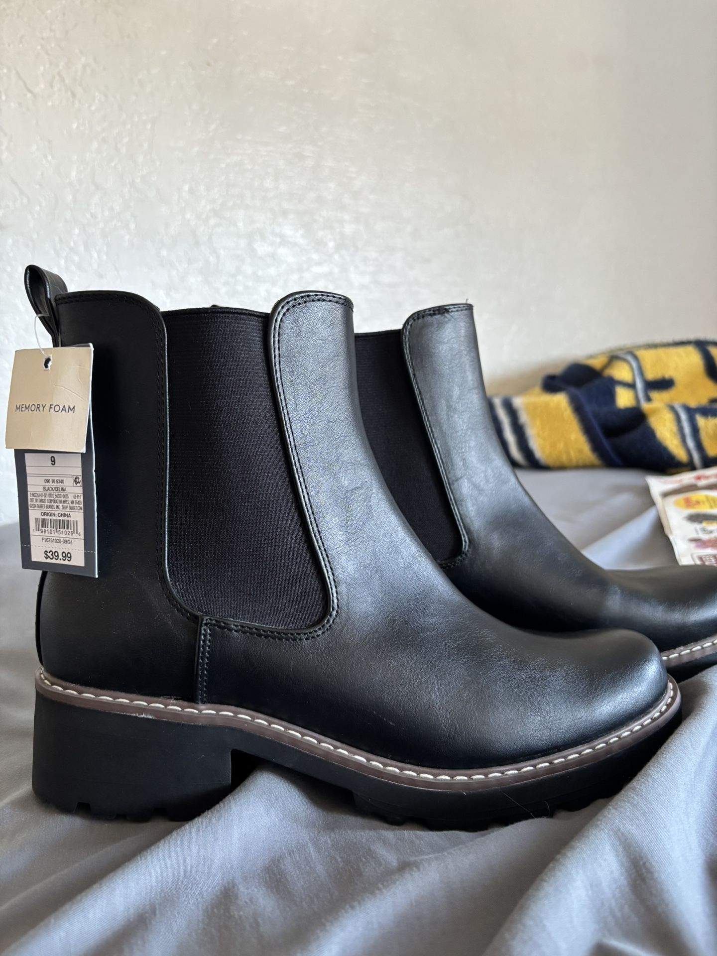 Universal Thread Boots