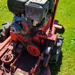 Toro Skulky Riding Mower