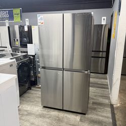 🔥SAMSUNG STAINLESS STEEL FOUR DOOR FLEX WITH BEVERAGE CENTER AND ICE MAKER COUNTER DEPTH🔥