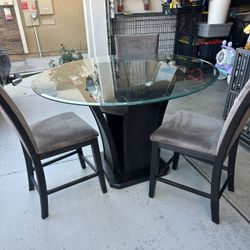 Dining Table With 3 Chairs 