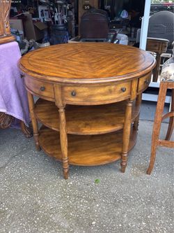 Lexington southern living collection side table