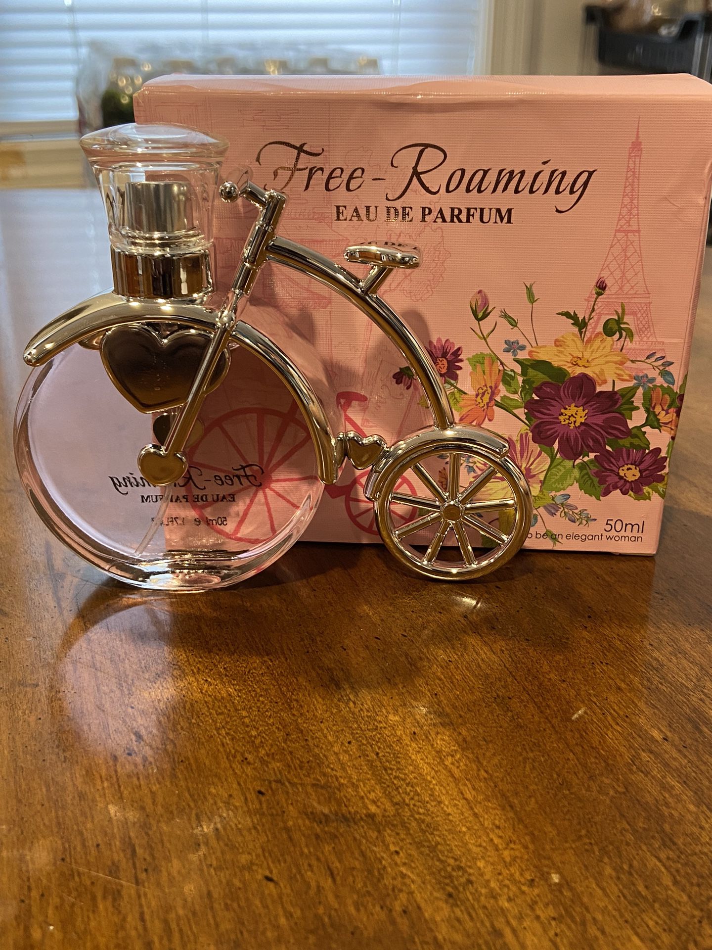 Free Roaming Perfume 