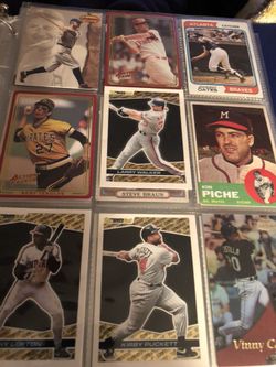250 baseball cards lots Hall of famers and stars. Best offer