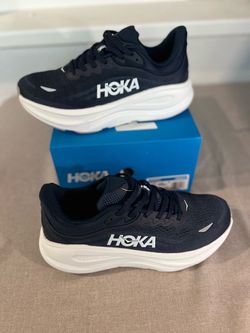 HOKA Bondi 9 – Men’s 10D / Women’s 11.5B