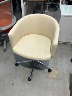 OFS Cinque Low-Back Swivel Chair – New – $800 📦 Miami
