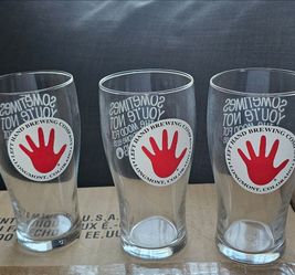 Left  Hand Brewing https://offerup.com/redirect/?o=Q28uYmVlcg== glasses.
