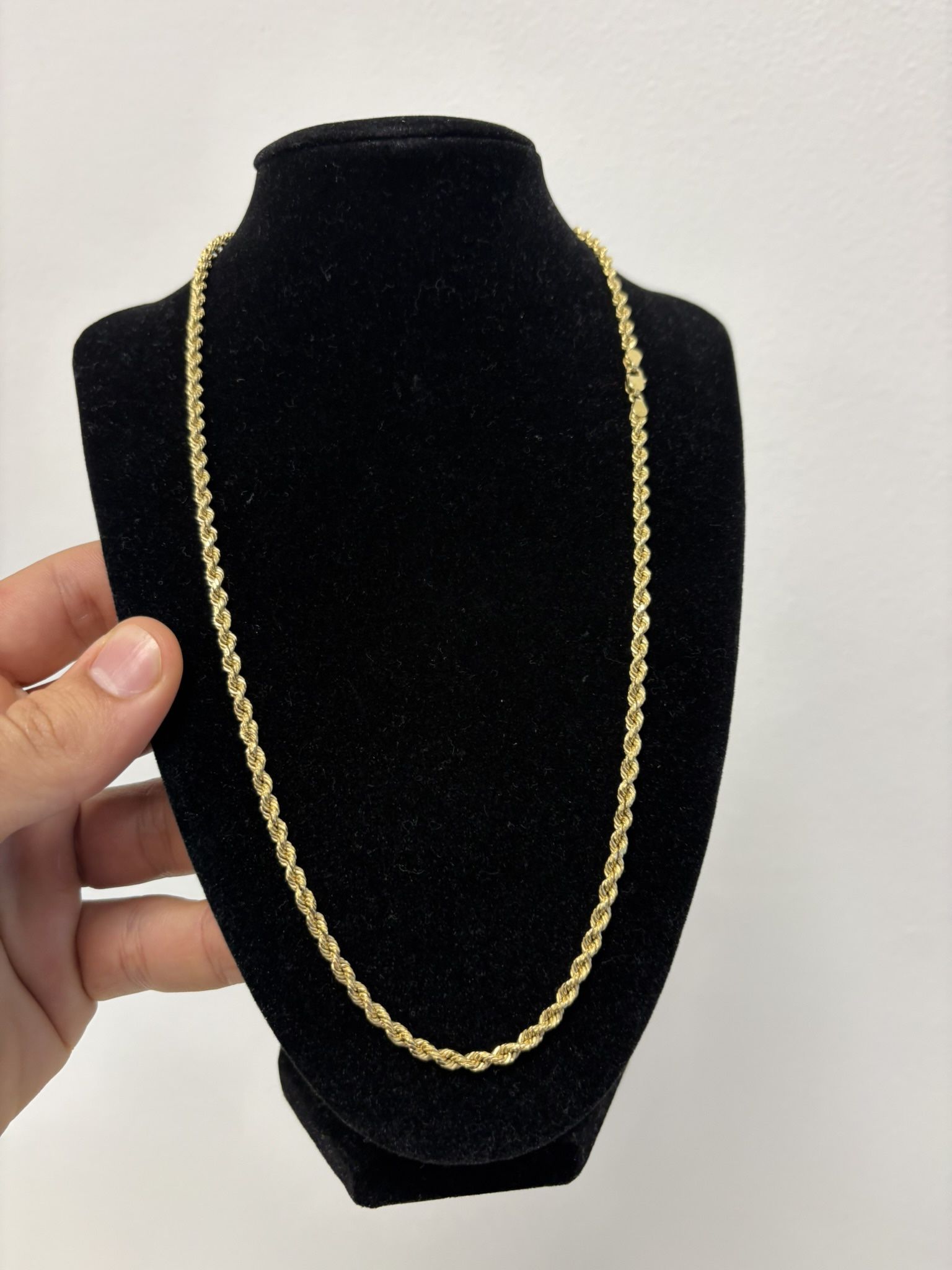 Rope Chain Gold 14k for Sale in Miami, FL - OfferUp
