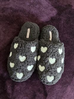 Fluffy Black Women Slippers w/White Hearts