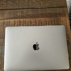 MacBook Air 13” Model A1932