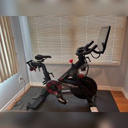 2021 Peloton Bike Works Well Includes Shoes Mat Weights - Brooklyn, NY