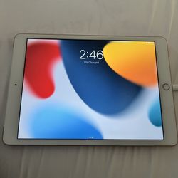 iPad 7th generation (32 GB) Plus apple pen and case