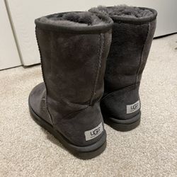 Ugg Classic Short Boots, Womens Size 9