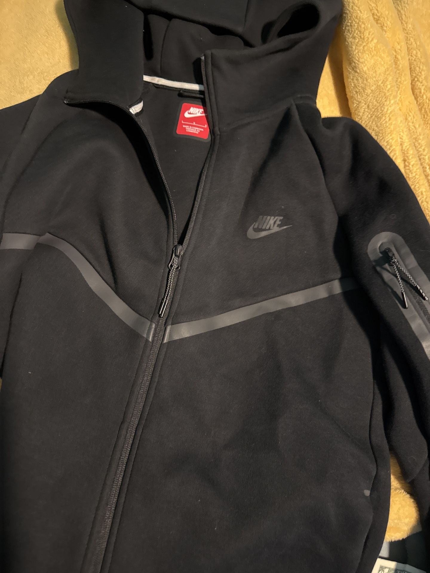 Nike Tech