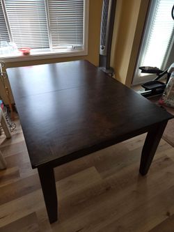 Kitchen table with 6 chairs