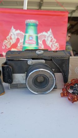 Vintage Ricohmatic 35mm Rangefinder Camera (Model Year: 1960)