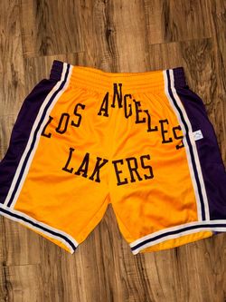 New Men’s Size Large & XL Mitchell & Ness LA Lakers Gold Shorts