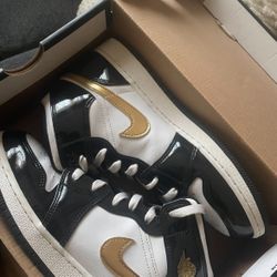 Air jordan 1 mid SE (gs)
