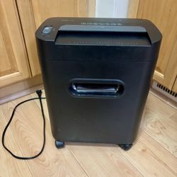 Royal 12 Sheet Cross Cut Paper Shredder