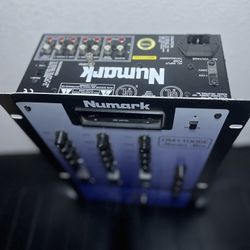Numark Mixer DM1100SE